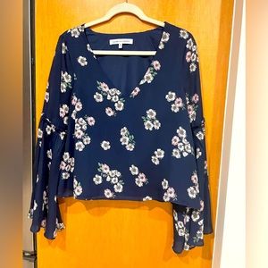 Beautiful floral blouse size Medium